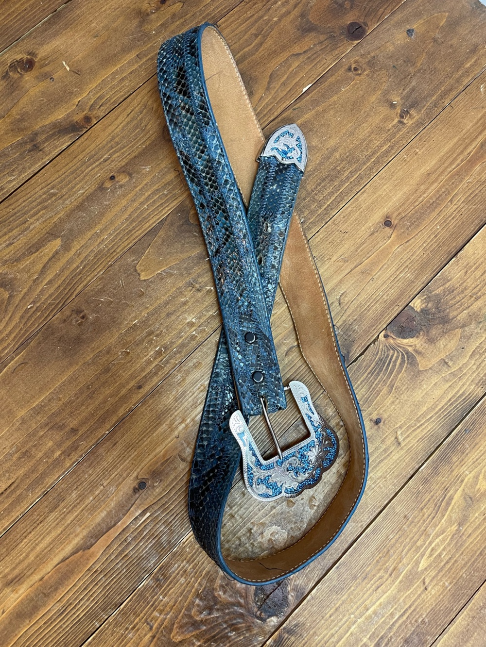 Tony Lama blue snake skin belt with silver plated and turquoise buckle size 40